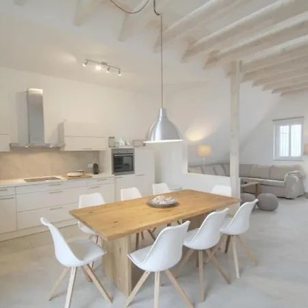 Clipper Hus - Versteck Am Strom דירה